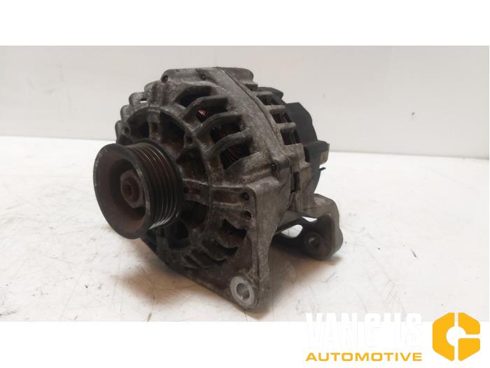 Begagnade Dynamo Volkswagen Passat Variant (3B6) 2.0 Pris € 75,00 Marginaltabell erbjuds av Van Gils Automotive