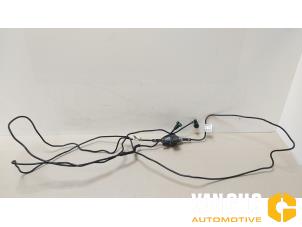 Used Booster pump BMW X5 (G05) xDrive M50d 3.0 24V Price € 60,49 Inclusive VAT offered by Van Gils Automotive