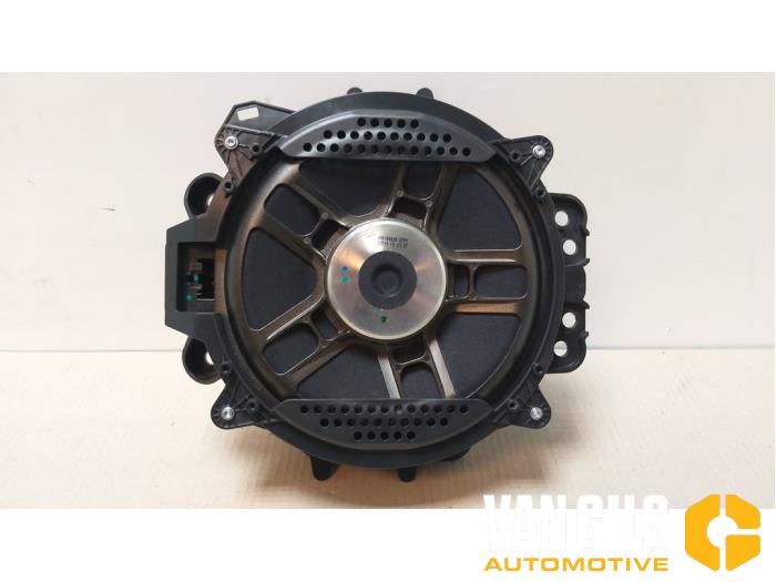 Używane Subwoofer BMW X5 (G05) xDrive M50d 3.0 24V Cena € 483,99 Z VAT oferowane przez Van Gils Automotive