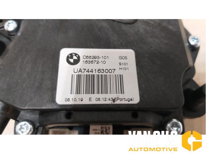 Tailgate lock mechanism from a BMW X5 (G05) xDrive M50d 3.0 24V 2020