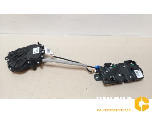 Used Tailgate lock mechanism BMW X5 (G05) xDrive M50d 3.0 24V Price € 72,59 Inclusive VAT offered by Van Gils Automotive