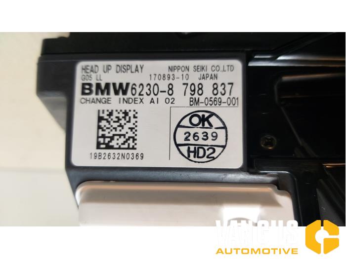 Wyswietlacz przezierny typu HUD z BMW X5 (G05) xDrive M50d 3.0 24V 2020
