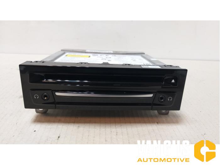 CD player from a BMW X5 (G05) xDrive M50d 3.0 24V 2020