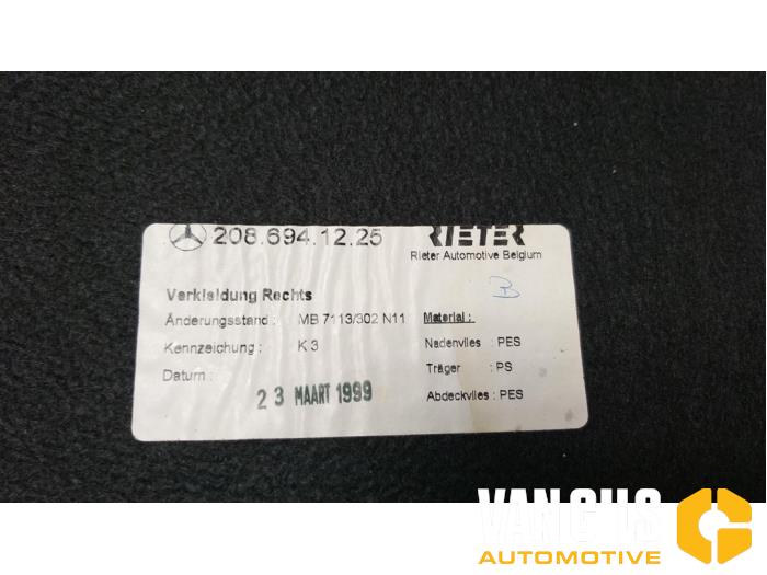 Cubierta de capota de un Mercedes-Benz CLK (R208) 2.3 230K 16V 1999