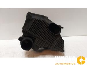 Used Air box Renault Clio IV (5R) Price on request offered by Van Gils Automotive