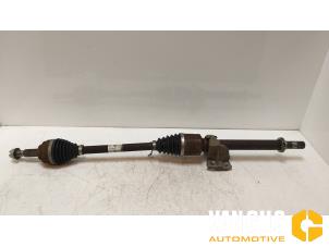 Used Front drive shaft, right Renault Clio Price on request offered by Van Gils Automotive