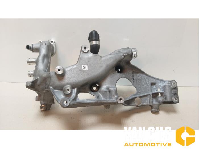 Usagé Support dynamo bas Mercedes B (W246/W242) Prix € 66,55 Prix TTC proposé par Van Gils Automotive