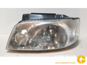 Used Headlight, left Hyundai Matrix 1.6 16V Price € 65,00 Margin scheme offered by Van Gils Automotive