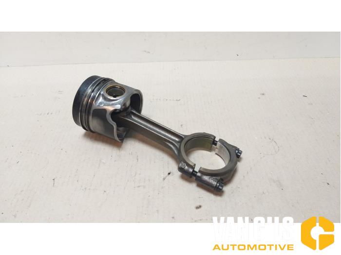 Usagé Piston Volkswagen Touran (5T1) 2.0 TDI 150 Prix sur demande proposé par Van Gils Automotive