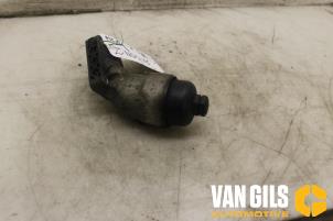 Usagé Boîtier filtre à huile Mercedes A (W168) 1.6 A-160 Prix € 50,00 Règlement à la marge proposé par Van Gils Automotive