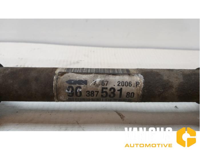 Front drive shaft, right from a Peugeot 206 SW (2E/K) 1.4 HDi 2006