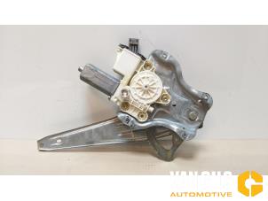 Usados Mecanismo de ventanilla de 4 puertas derecha detrás Toyota Avensis Wagon (T25/B1E) 2.0 16V VVT-i D4 Precio € 50,00 Norma de margen ofrecido por Van Gils Automotive