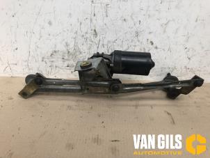 Używane Silnik i mechanizm wycieraczki Peugeot 206 (2A/C/H/J/S) 1.6 16V Cena € 75,00 Procedura marży oferowane przez Van Gils Automotive
