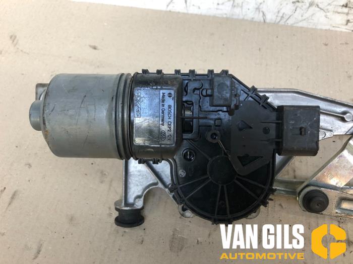 Wiper motor + mechanism from a Ford Focus 2 Wagon 1.6 TDCi 16V 110 2007