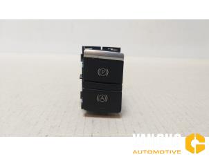 Usados Interruptor de freno de mano Audi A4 Avant (B9) 2.0 40 T MHEV 16V Precio € 30,00 Norma de margen ofrecido por Van Gils Automotive