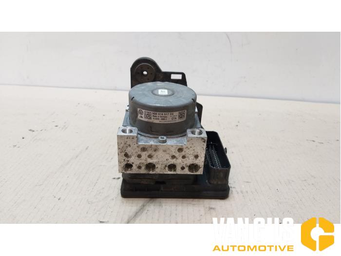 ABS pump from a Volkswagen Touran (5T1) 2.0 TDI 150 2017