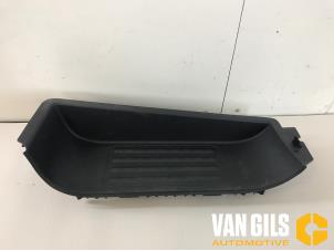 Used Step insert, left Volkswagen Transporter T6 2.0 TDI Price on request offered by Van Gils Automotive