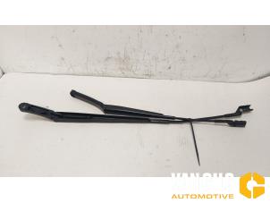 Used Set of wiper blades Volkswagen Touran (5T1) Price on request offered by Van Gils Automotive
