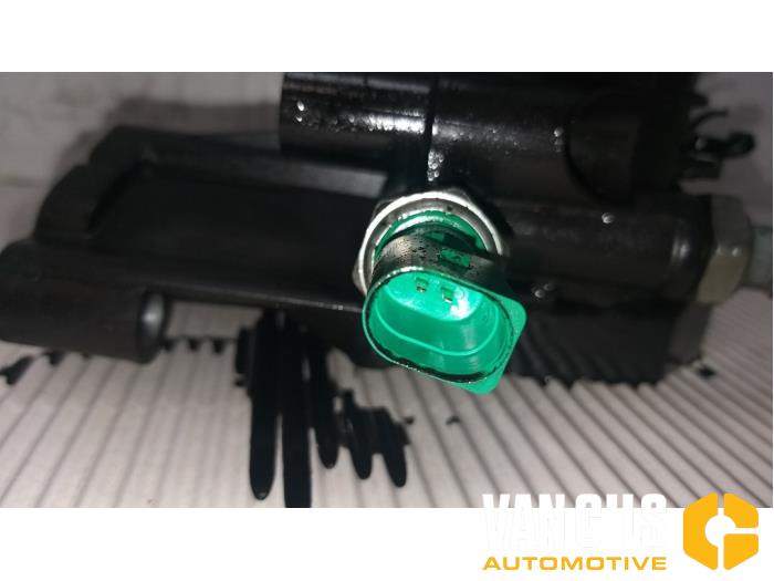 Obudowa filtra oleju z Volkswagen Touran (5T1) 2.0 TDI 150 2017