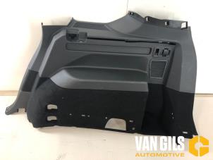 Usados Tapizado de maletero Volkswagen Touran (5T1) 1.4 TSI Precio € 71,00 Norma de margen ofrecido por Van Gils Automotive