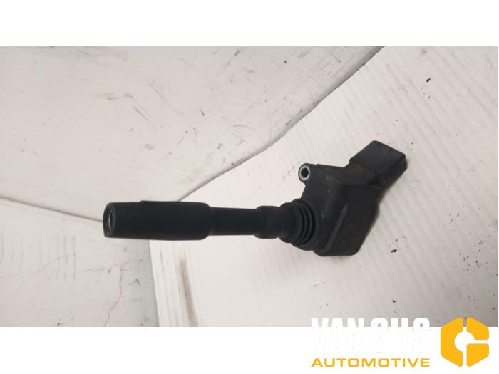 Usagé Broche bobine Audi A4 Avant (B9) 2.0 40 T MHEV 16V Prix € 30,00 Règlement à la marge proposé par Van Gils Automotive