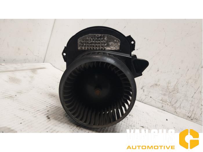 Motor de ventilador de calefactor de un Mercedes-Benz B (W246,242) 2.2 B-220 CDI BlueEFFICIENCY 16V 2019