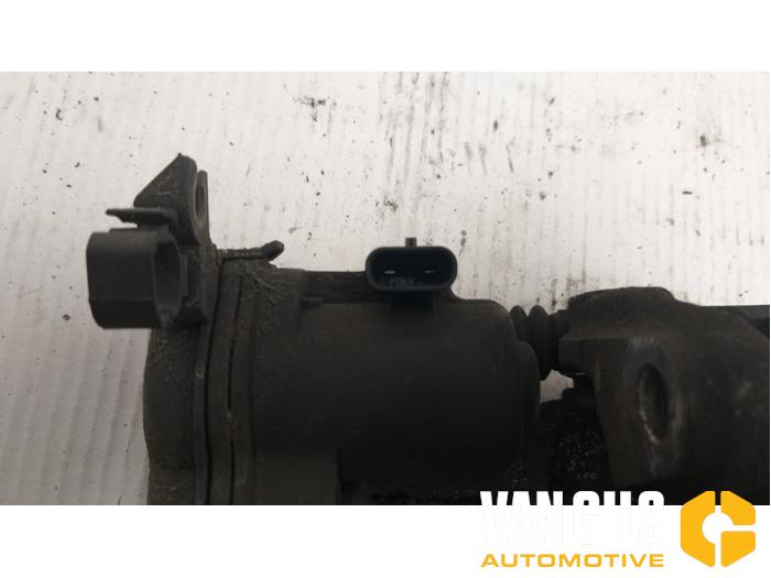 Rear brake calliper, right from a Mercedes-Benz B (W246,242) 2.2 B-220 CDI BlueEFFICIENCY 16V 2019