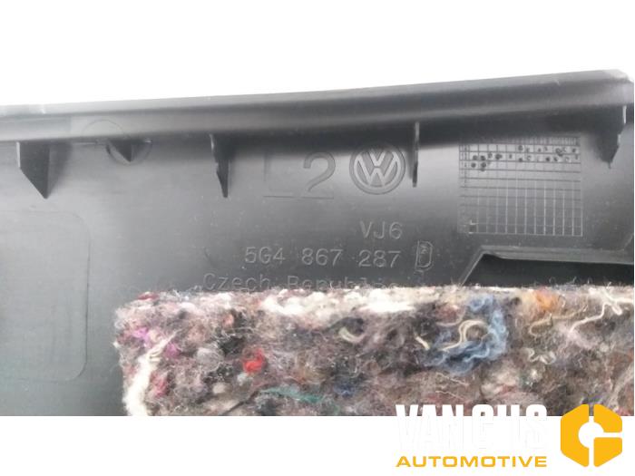 Cubierta embellecedor C izquierda de un Volkswagen Golf VII (AUA) 2.0 GTI 16V Performance Package 2014