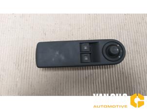 Used Electric window switch Renault Clio IV Estate/Grandtour (7R) 0.9 Energy TCE 90 12V Price € 38,00 Margin scheme offered by Van Gils Automotive