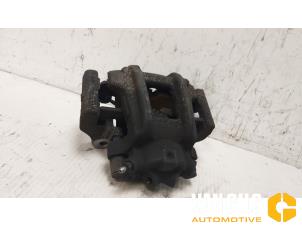 Used Front brake calliper, right BMW 3 serie Touring (F31) 320d 2.0 16V EfficientDynamicsEdition Price on request offered by Van Gils Automotive