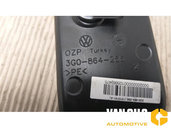 Luft Leitung van een Volkswagen Passat Variant (3G5) 1.4 TSI 16V 2017