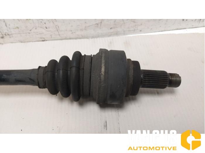 Drive shaft, rear right from a BMW 3 serie Touring (F31) 320d 2.0 16V EfficientDynamicsEdition 2015