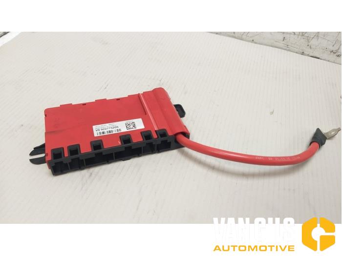 Fuse box from a BMW 3 serie Touring (F31) 320d 2.0 16V EfficientDynamicsEdition 2015
