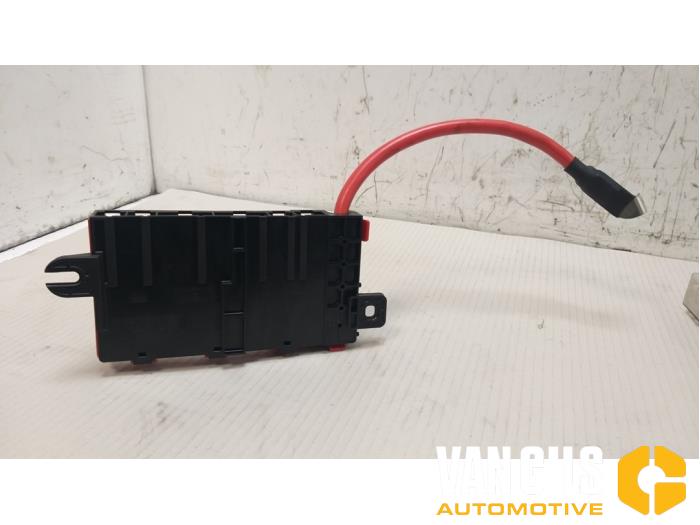 Fuse box from a BMW 3 serie Touring (F31) 320d 2.0 16V EfficientDynamicsEdition 2015