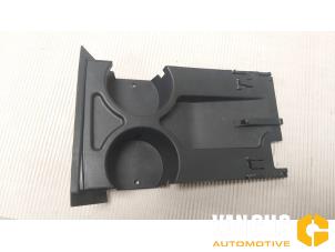 Used Cup holder Landrover Range Rover Price on request offered by Van Gils Automotive