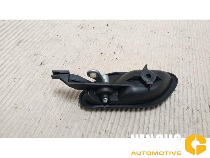 Handle from a BMW 5 serie (E39) 520i 24V 2001