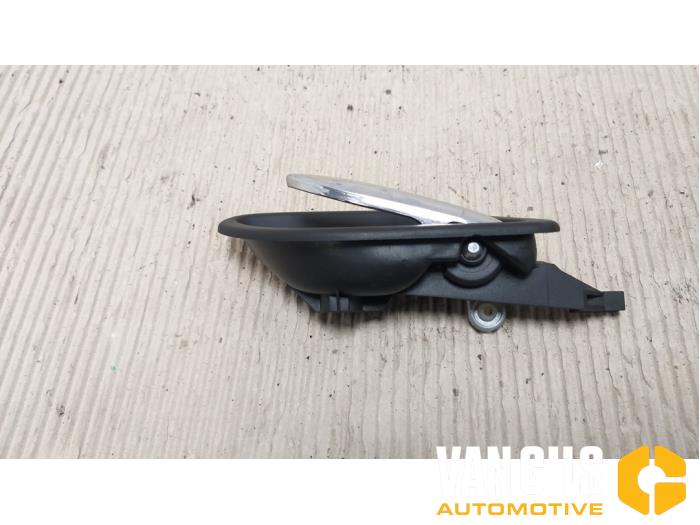 Handle from a BMW 5 serie (E39) 520i 24V 2001
