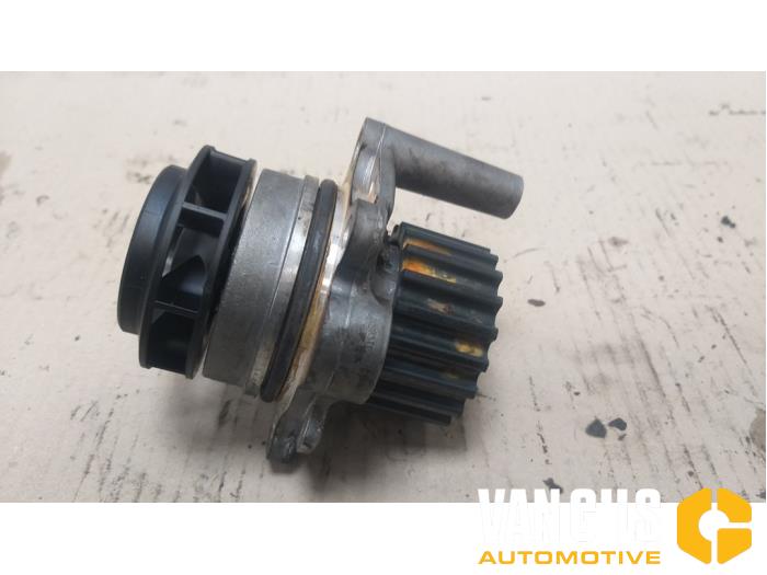 Begagnade Vattenpump Volkswagen Touran Pris € 35,00 Marginaltabell erbjuds av Van Gils Automotive