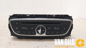 Usagé Radio/Lecteur CD Renault Twingo II (CN) 1.2 16V Prix € 82,00 Règlement à la marge proposé par Van Gils Automotive