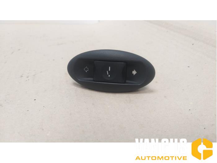Usagé Commande toit escamotable BMW Mini (R50/53) 1.6 16V One Prix € 30,00 Règlement à la marge proposé par Van Gils Automotive