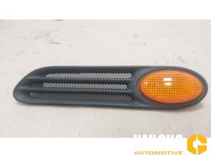 Used Indicator lens, front left BMW Mini One/Cooper (R50) 1.6 16V One Price € 30,00 Margin scheme offered by Van Gils Automotive