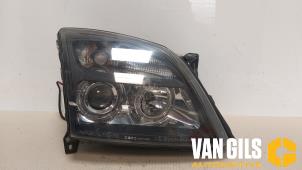 Used Headlight, right Opel Vectra C GTS 2.2 DIG 16V Price € 65,00 Margin scheme offered by Van Gils Automotive