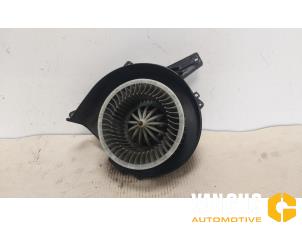 Usagé Moteur de ventilation chauffage Volkswagen Polo IV (9N1/2/3) 1.2 55 Prix € 45,00 Règlement à la marge proposé par Van Gils Automotive