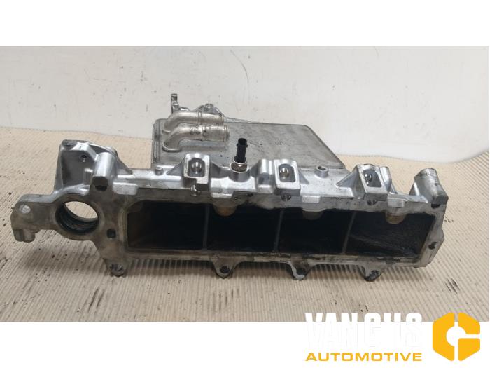 Intake manifold from a Volkswagen Touran (5T1)