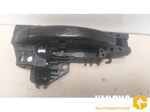 Usados Manija de puerta de 4 puertas derecha detrás Audi A4 Avant (B8) 2.0 TDI 16V Precio € 33,00 Norma de margen ofrecido por Van Gils Automotive