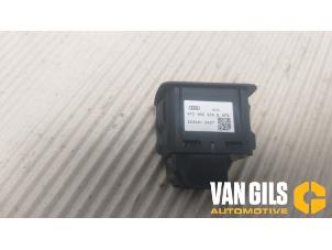 Usados Interruptor Audi A4 Avant (B8) 2.0 TDI 16V Precio de solicitud ofrecido por Van Gils Automotive