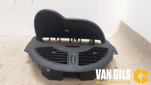 Used Dashboard part Renault Twingo II (CN) 1.2 Price € 55,00 Margin scheme offered by Van Gils Automotive
