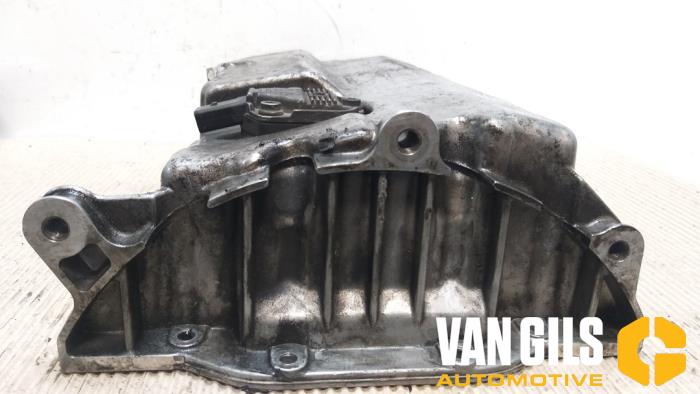 Sump from a Volkswagen Touran (1T1/T2) 1.9 TDI 105 Euro 3 2010