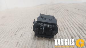 Usados Interruptor de regulador de altura Volkswagen Golf V Variant (1K5) Precio € 30,00 Norma de margen ofrecido por Van Gils Automotive