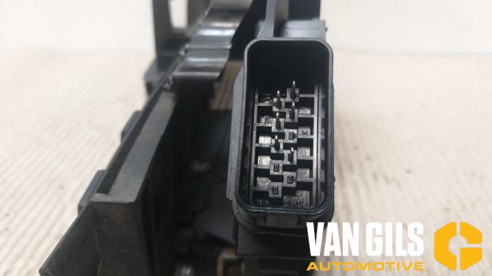Front door lock mechanism 4-door, right Ford Focus 2 Wagon 1.8 TDCi 16V ...